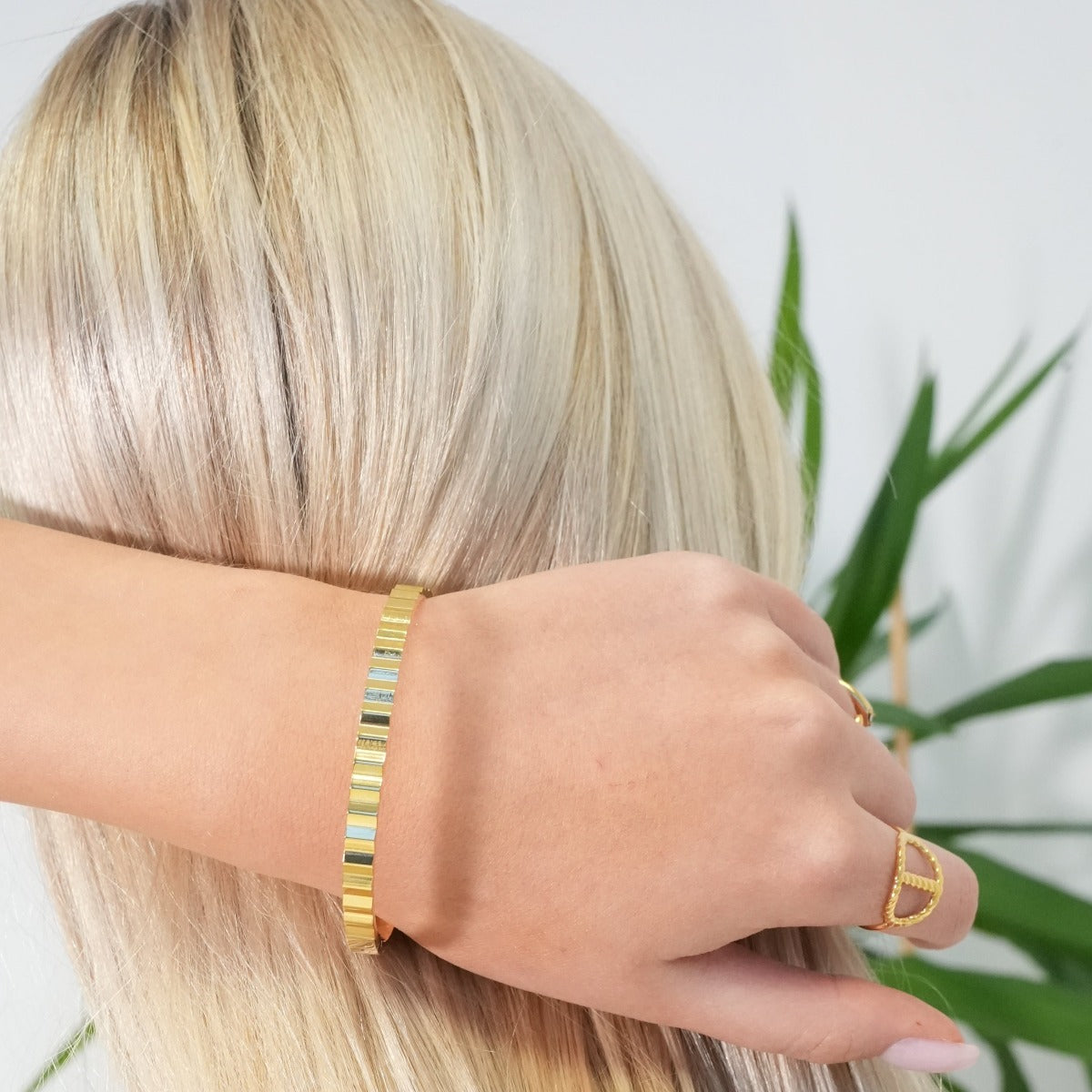 Snow Bangle - Gold