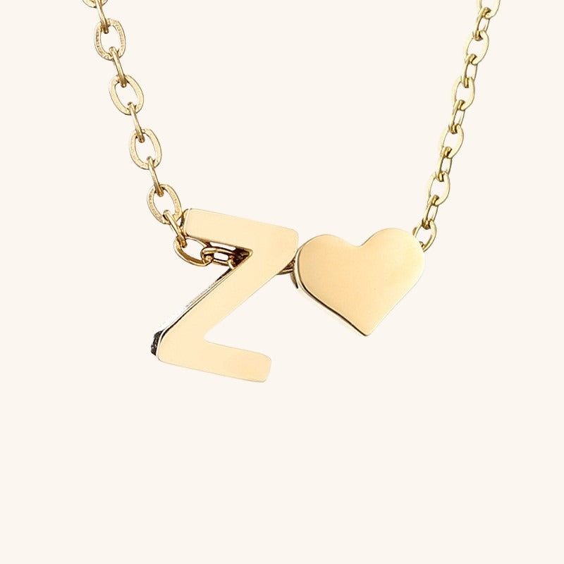 Goldkette mit dem Anfangsbuchstaben „Ria“