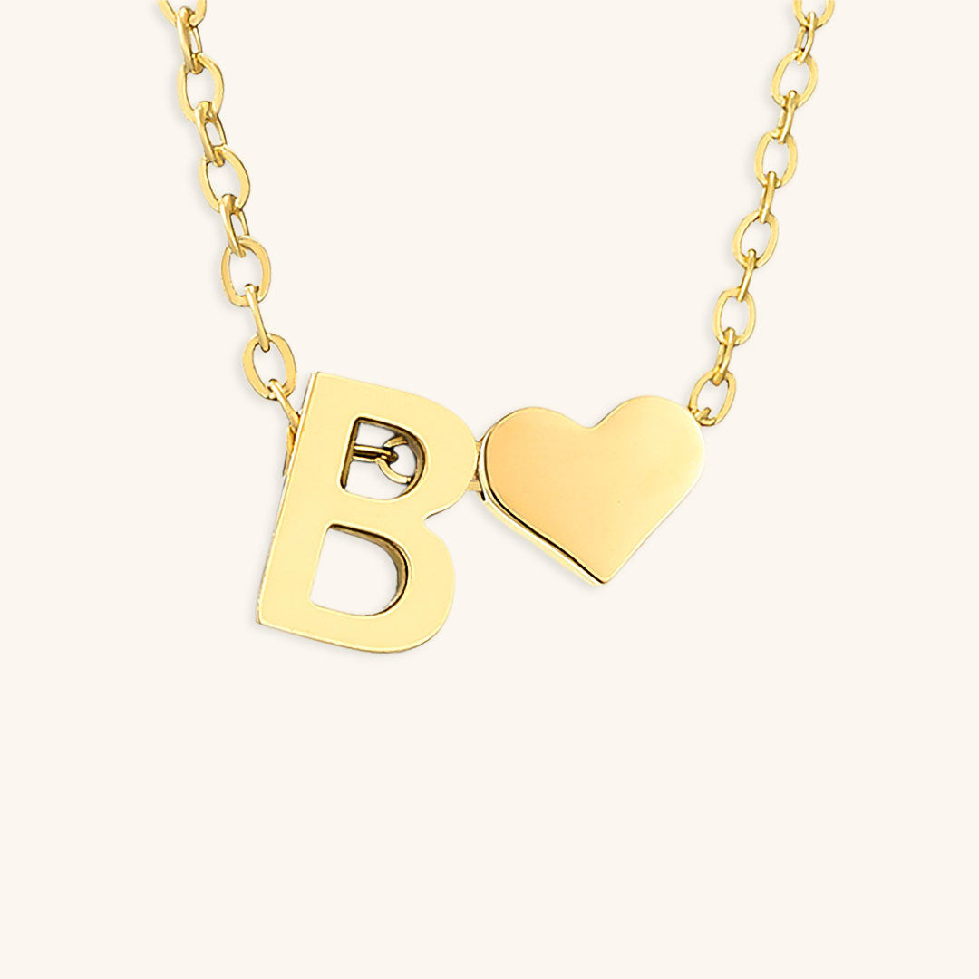 Goldkette mit dem Anfangsbuchstaben „Ria“