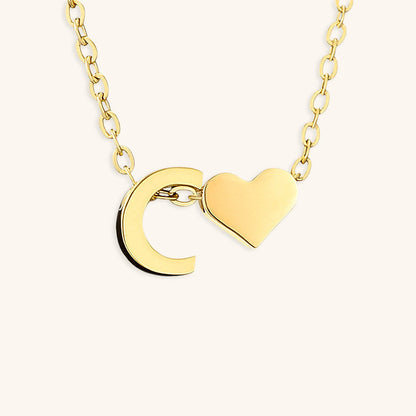 Goldkette mit dem Anfangsbuchstaben „Ria“