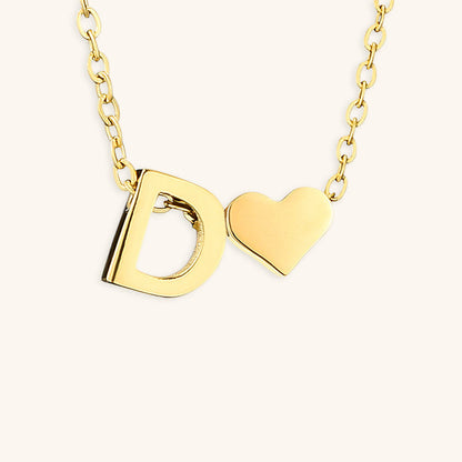 Goldkette mit dem Anfangsbuchstaben „Ria“