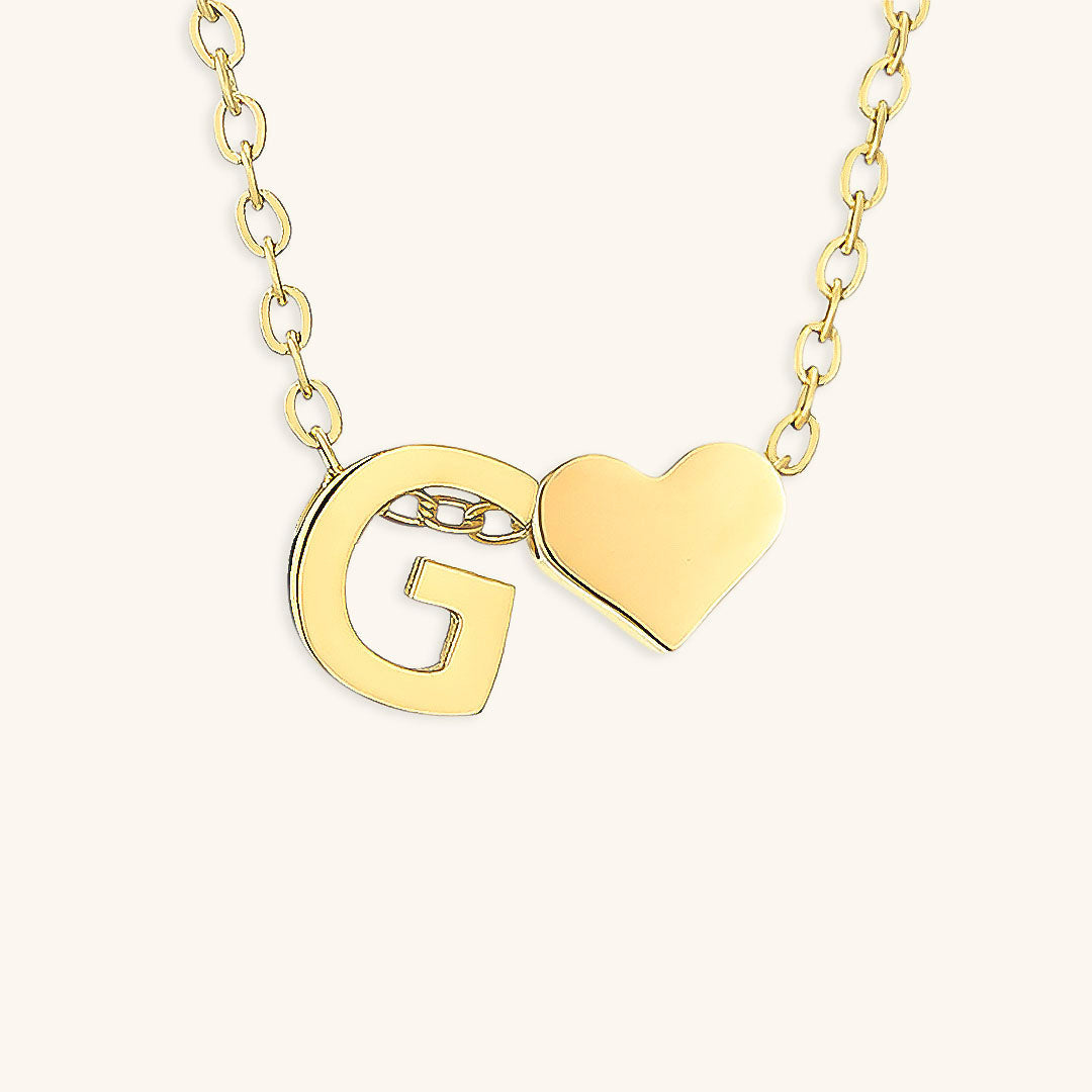 Goldkette mit dem Anfangsbuchstaben „Ria“