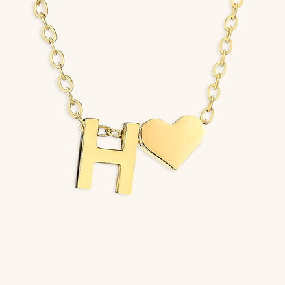 Goldkette mit dem Anfangsbuchstaben „Ria“