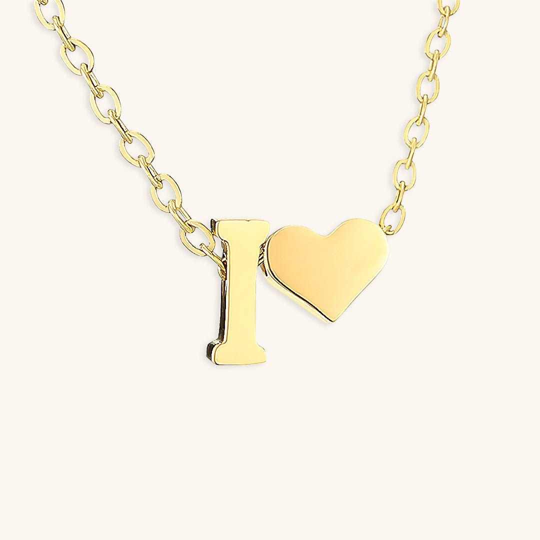 Goldkette mit dem Anfangsbuchstaben „Ria“