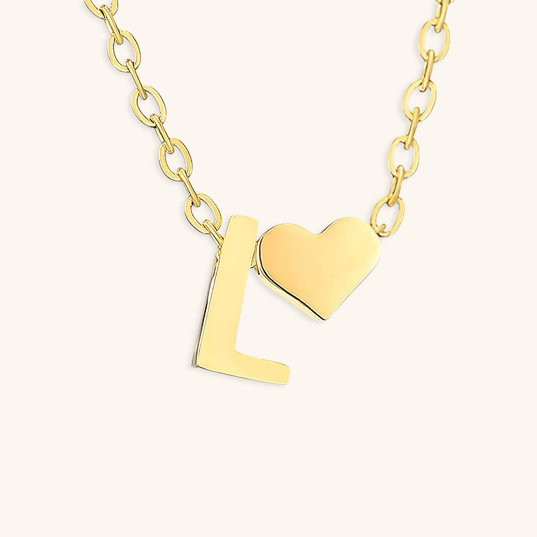 Goldkette mit dem Anfangsbuchstaben „Ria“