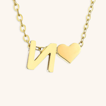 Goldkette mit dem Anfangsbuchstaben „Ria“