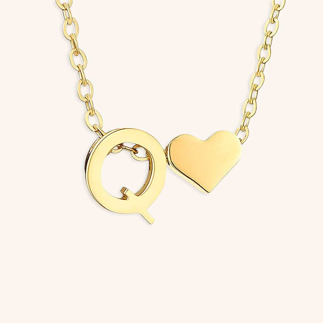 Goldkette mit dem Anfangsbuchstaben „Ria“
