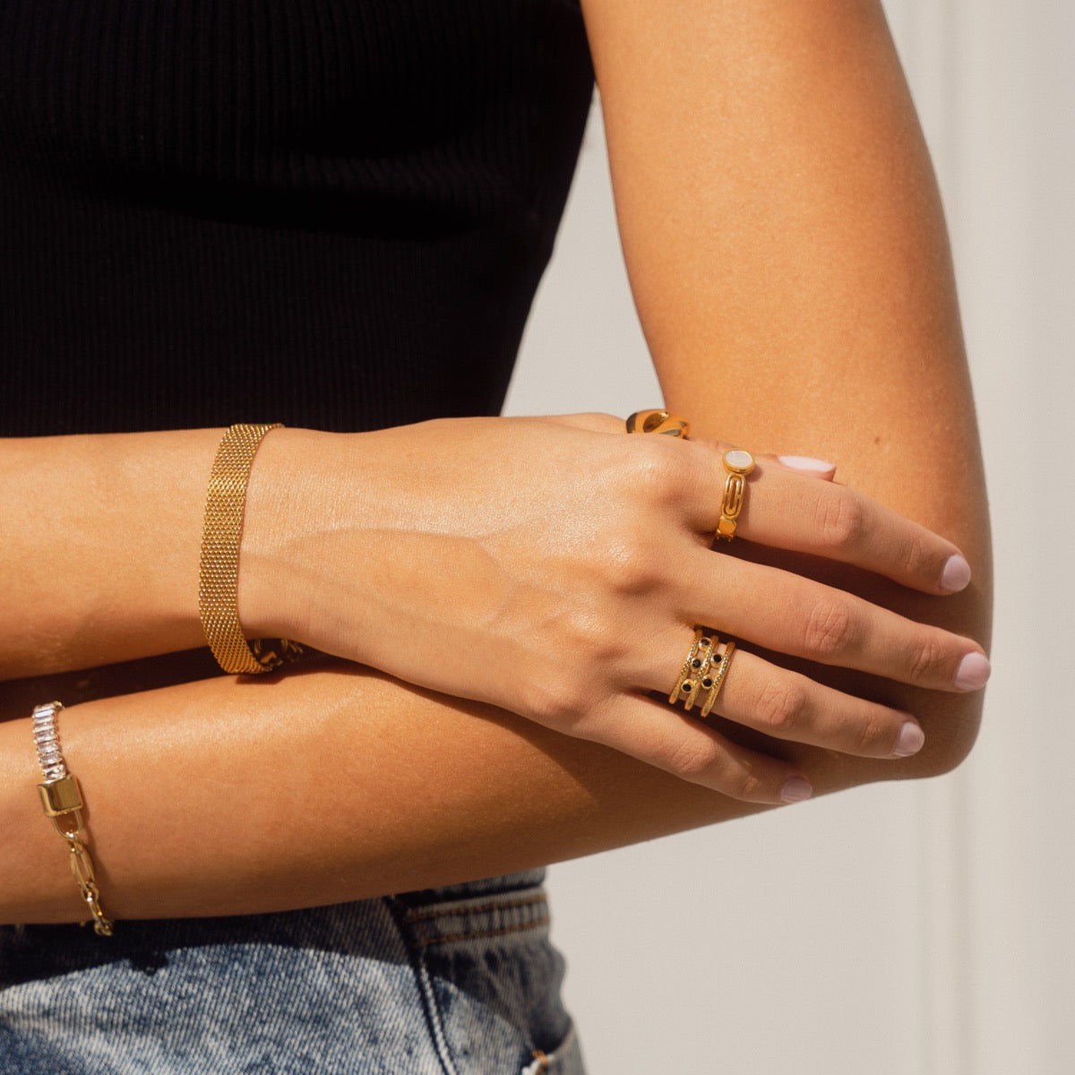 Mesh Loop Lock Armband - Gold
